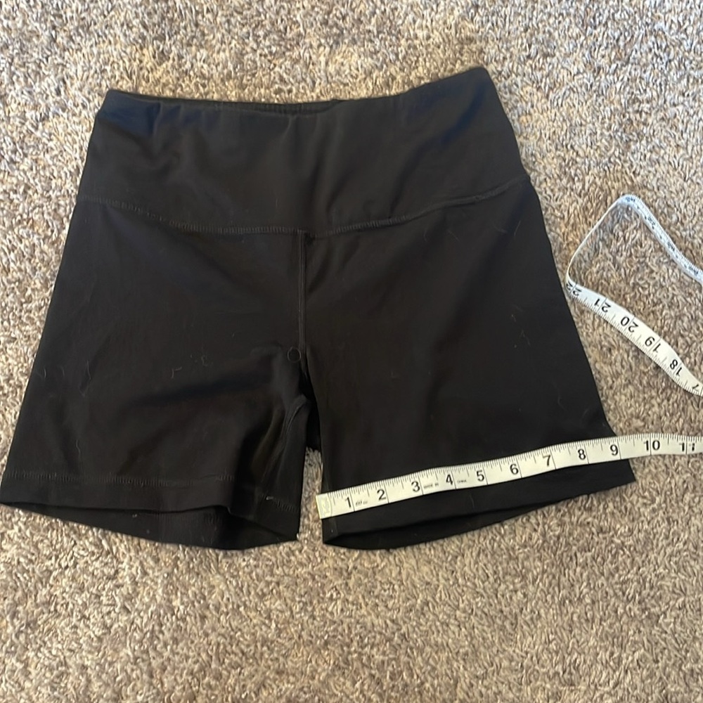 Yogalicious Black Shorts. - Picture 4 of 6